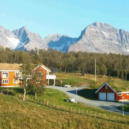 Timber House In Lyngen Villa Jægervatnet Exterior photo