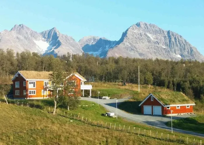 Timber House In Lyngen